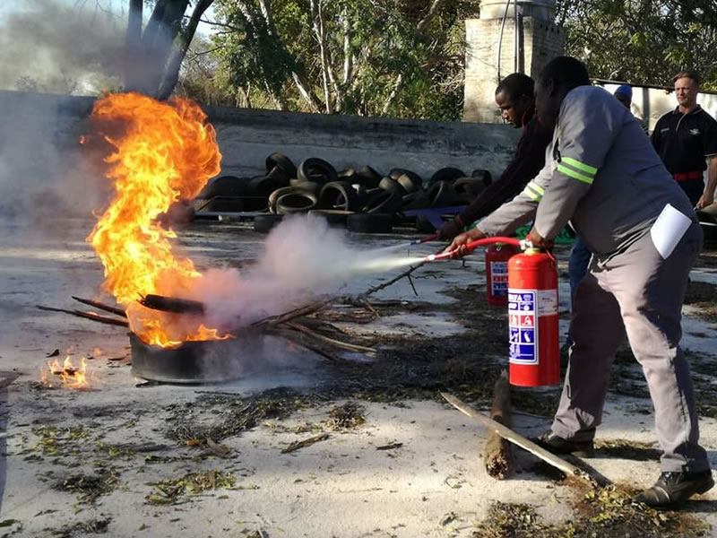 Fire Fighting 800 x 600 - jpeg